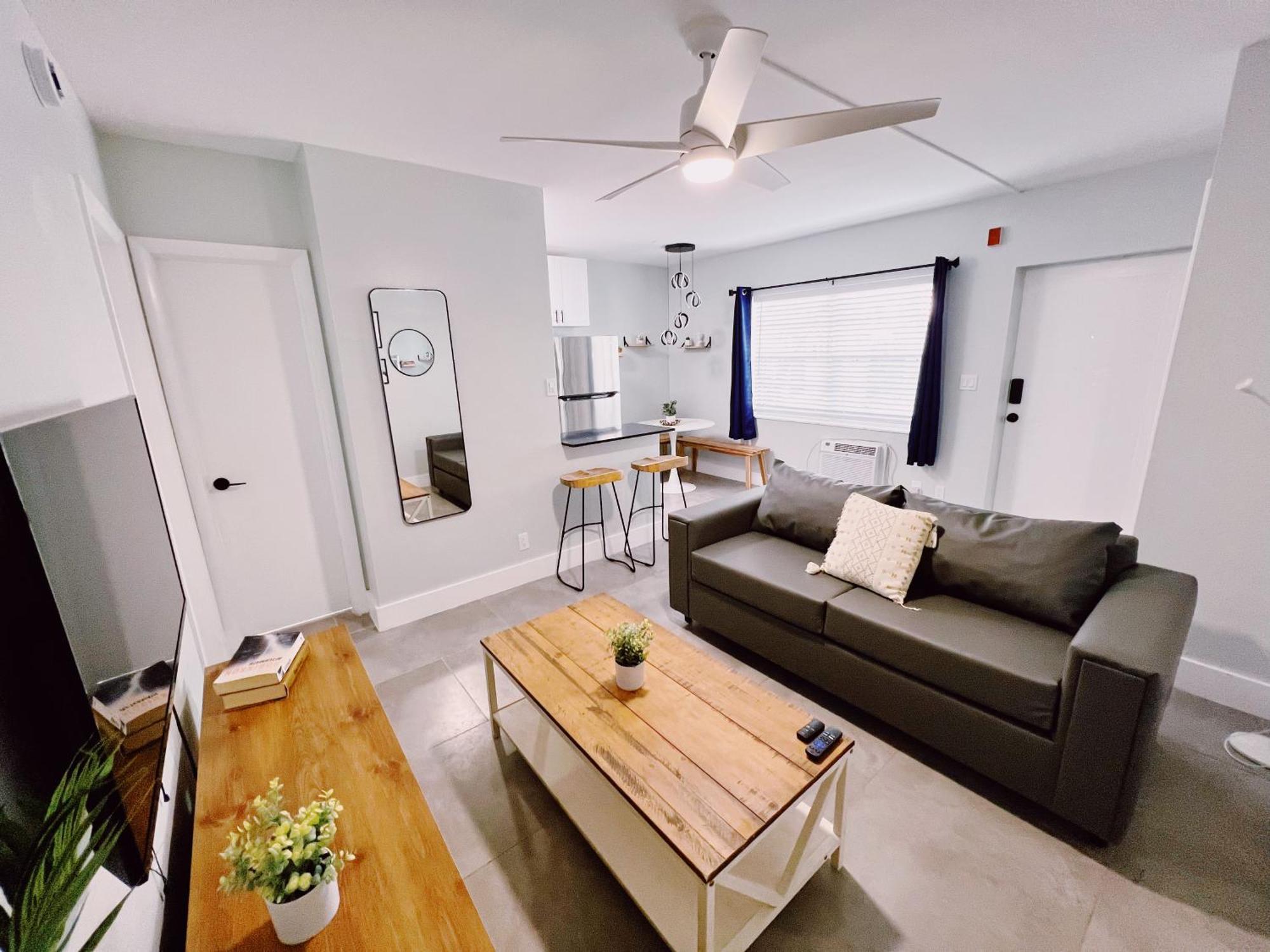 Holiday Park Apartments By Lowkl フォート・ローダーデール エクステリア 写真